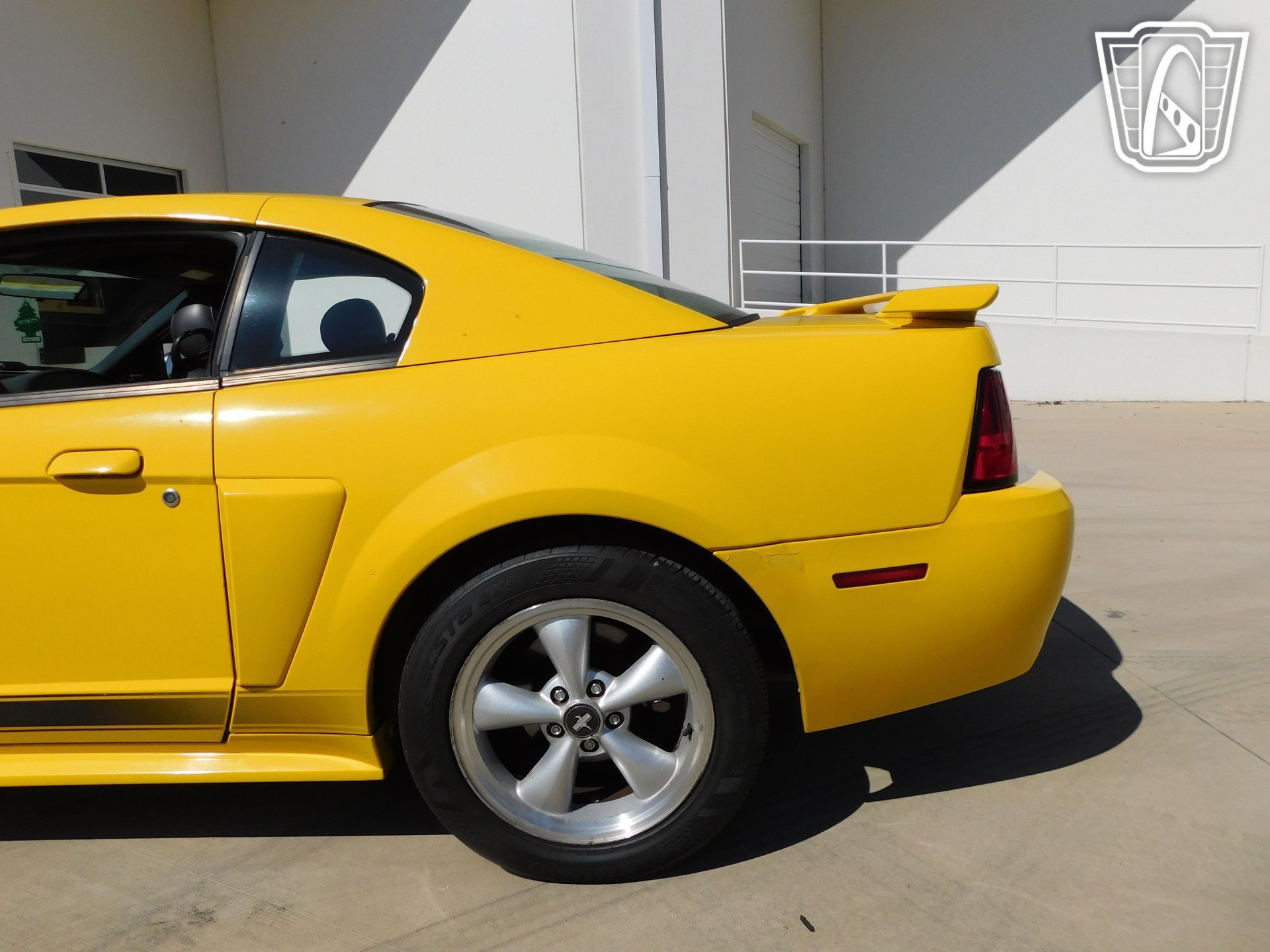 Used 2004 Ford Mustang Mach 1 RWD image 16