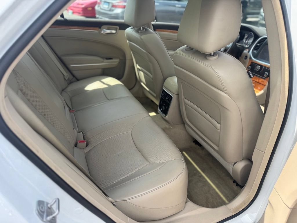 Used 2014 Chrysler 300 C AWD/4WD image 23