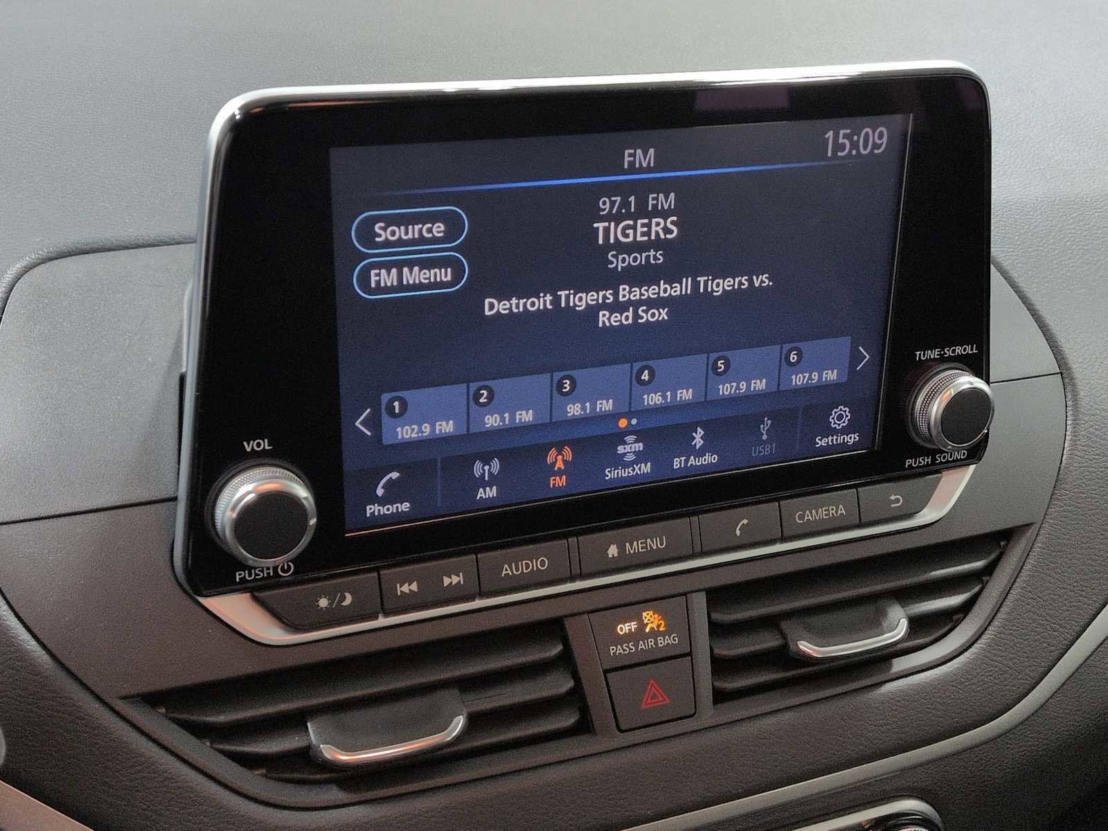 Used 2024 Nissan Altima 2.5 S AWD/4WD image 20