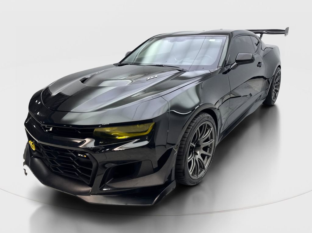 Used 2018 Chevrolet Camaro ZL1 RWD image 2