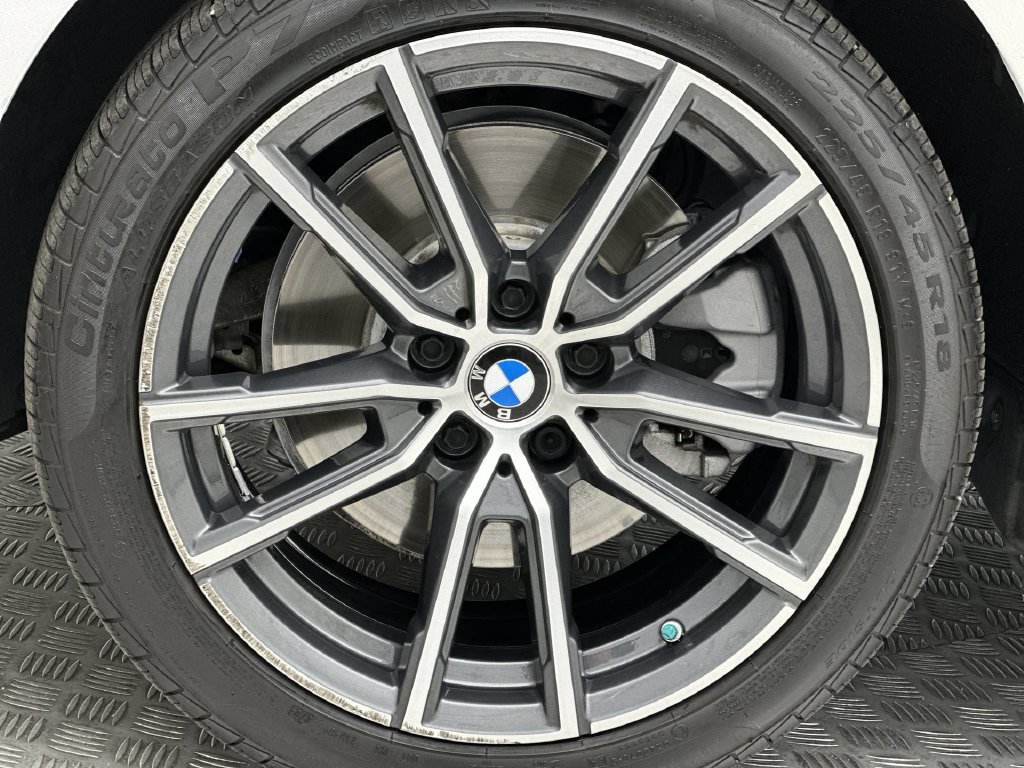 Used 2019 BMW 330i xDrive Sedan w/ Convenience Package AWD/4WD image 10