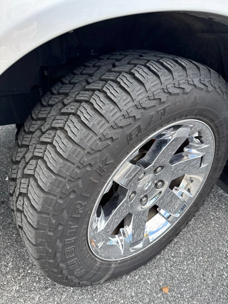 Used 2012 RAM 1500 Laramie AWD/4WD image 9