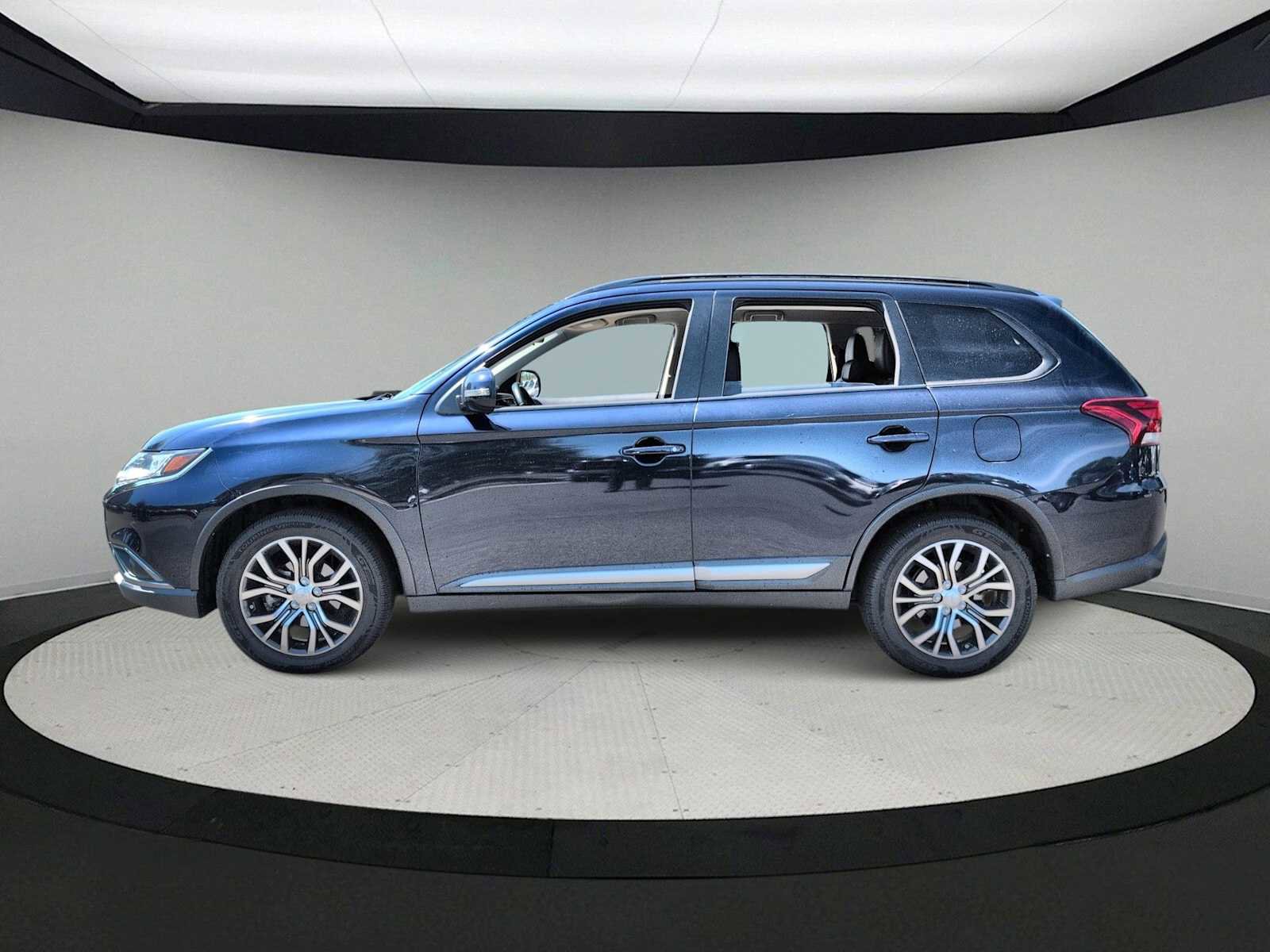 Used 2016 Mitsubishi Outlander SEL AWD/4WD image 5