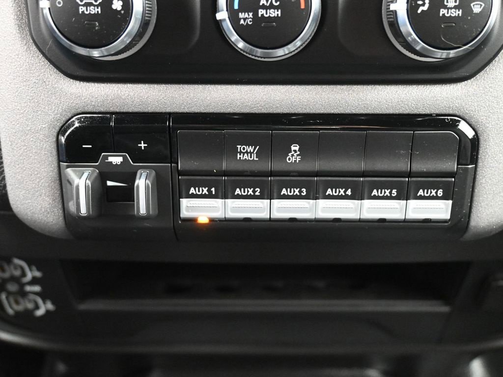 Used 2024 RAM 2500 Tradesman w/ Chrome Appearance Group image 26