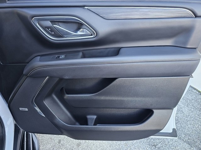 Used 2023 GMC Yukon XL SLT w/ SLT Luxury Package image 24