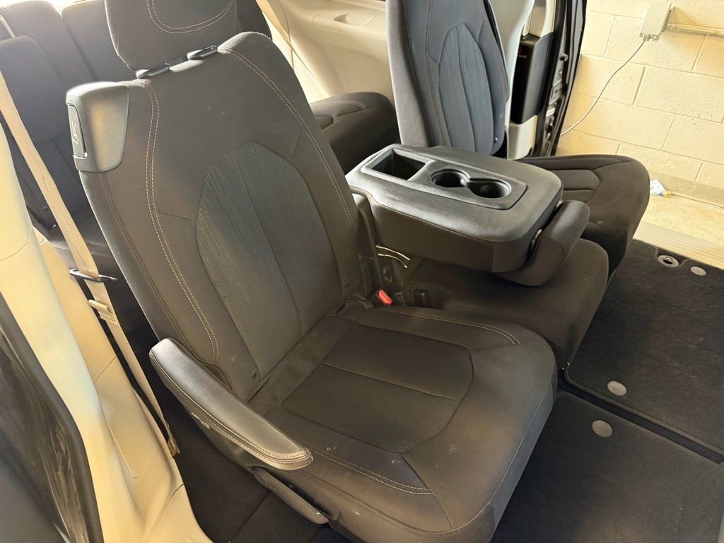 Used 2018 Chrysler Pacifica Touring Plus image 15