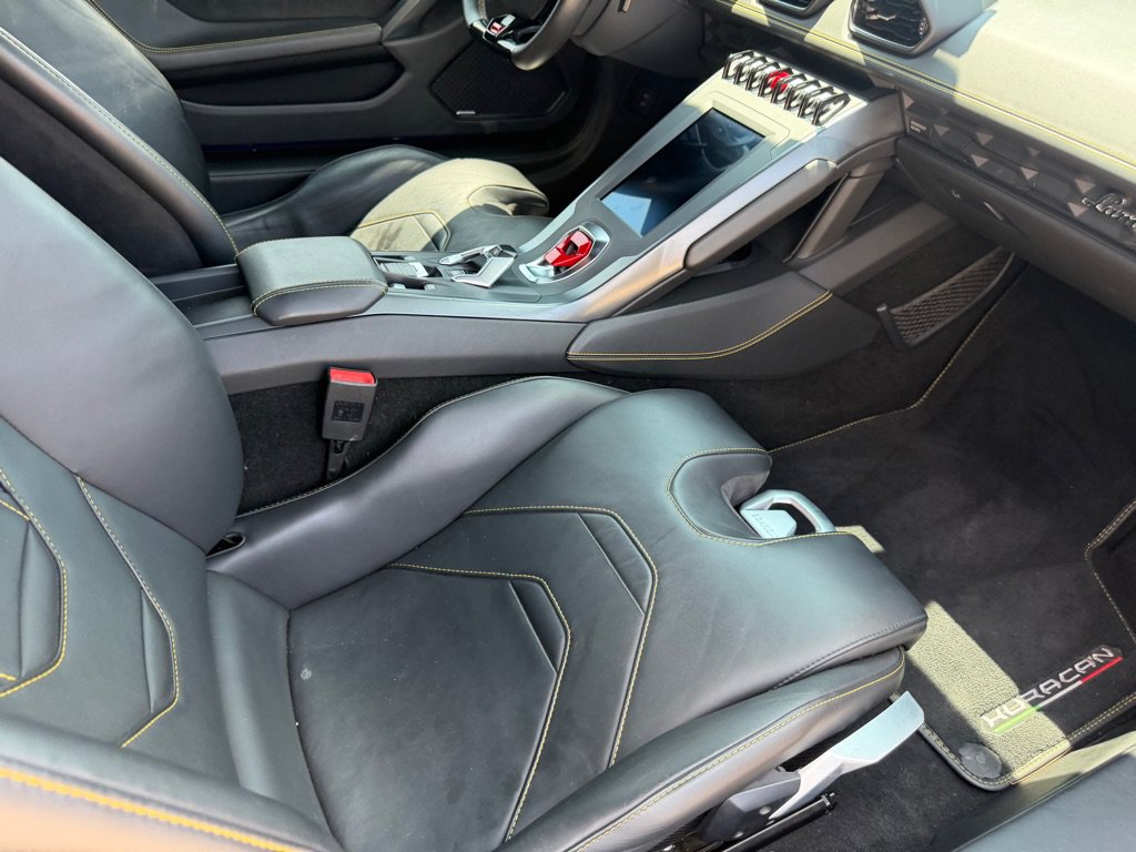 Used 2021 Lamborghini Huracan EVO RWD image 36