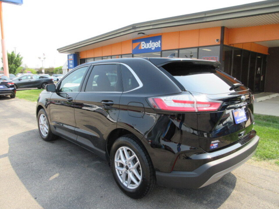 Used 2024 Ford Edge SEL w/ Cargo Accessory Package image 3