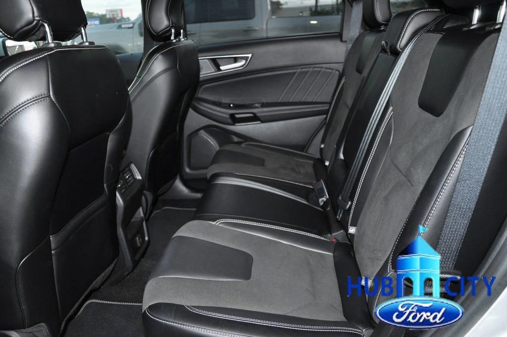 Used 2019 Ford Edge ST image 12