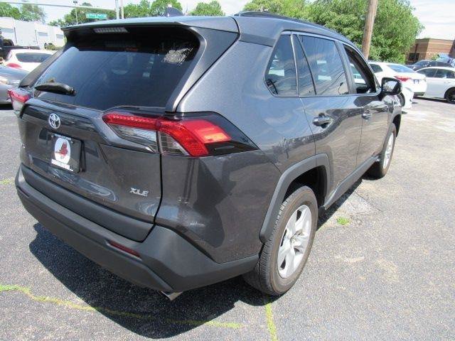 Used 2021 Toyota RAV4 XLE FWD image 13
