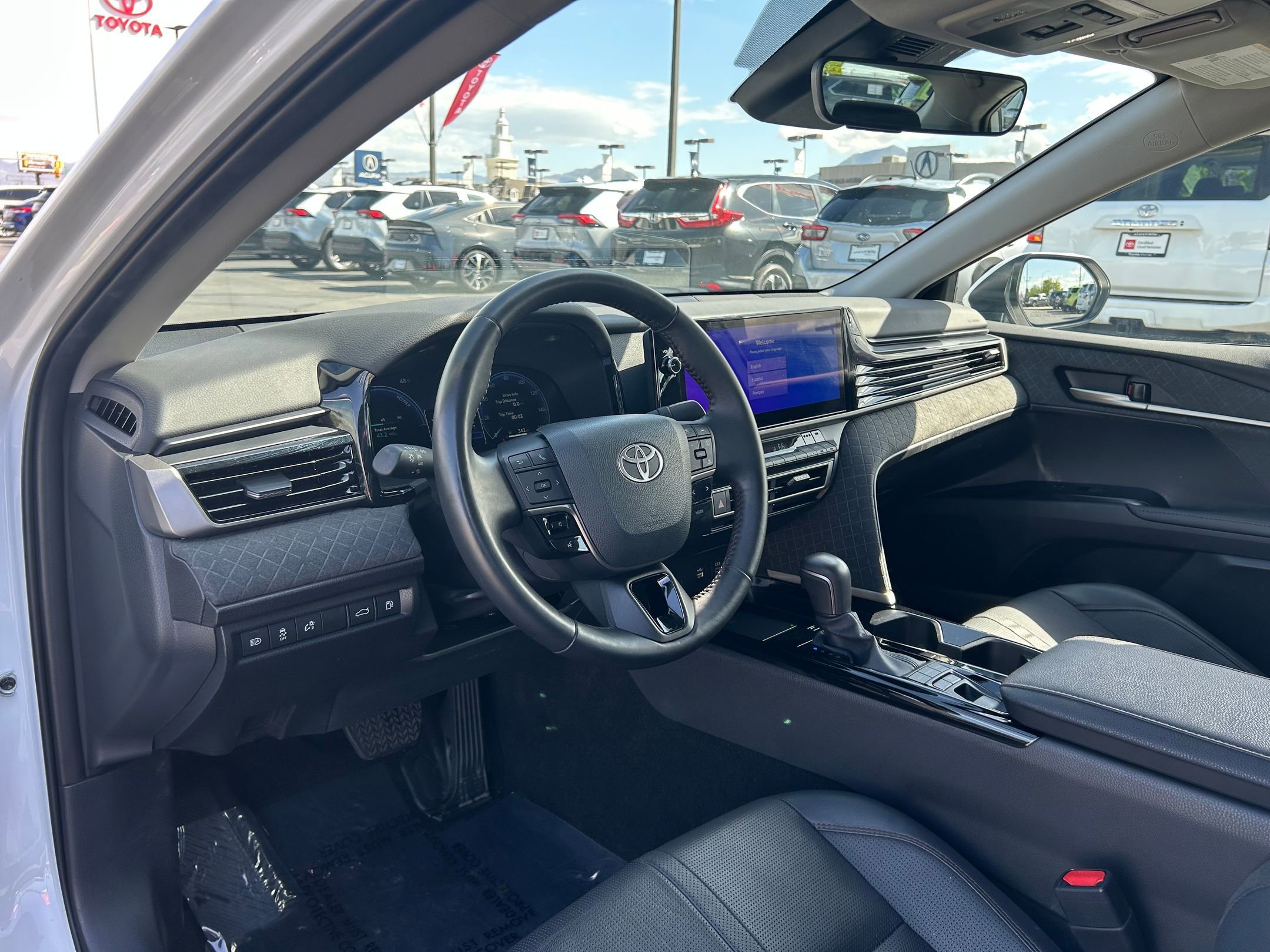 Used 2025 Toyota Camry XLE image 11