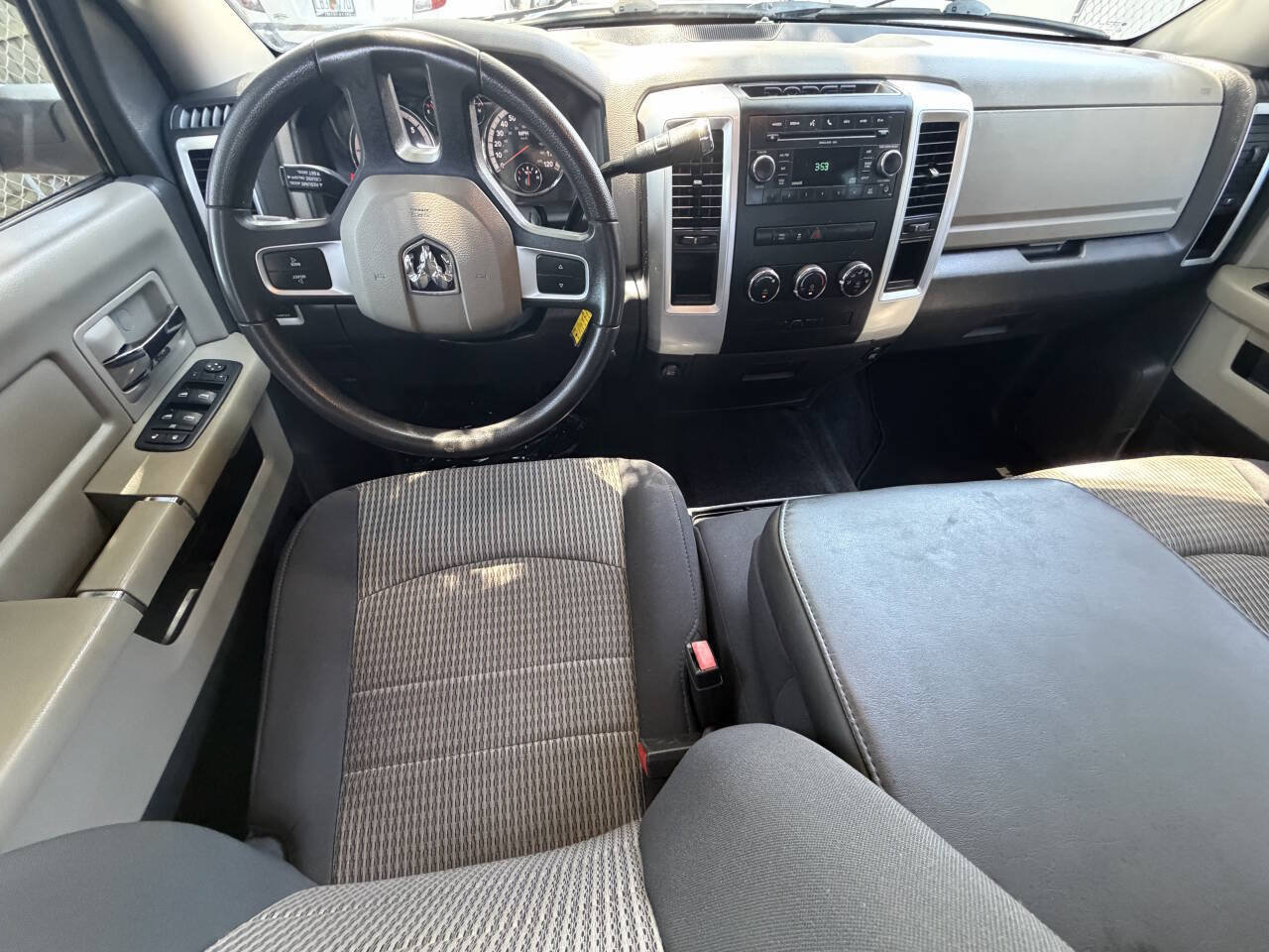 Used 2011 RAM 1500 Classic SLT w/ Remote Start & Security Group RWD image 12
