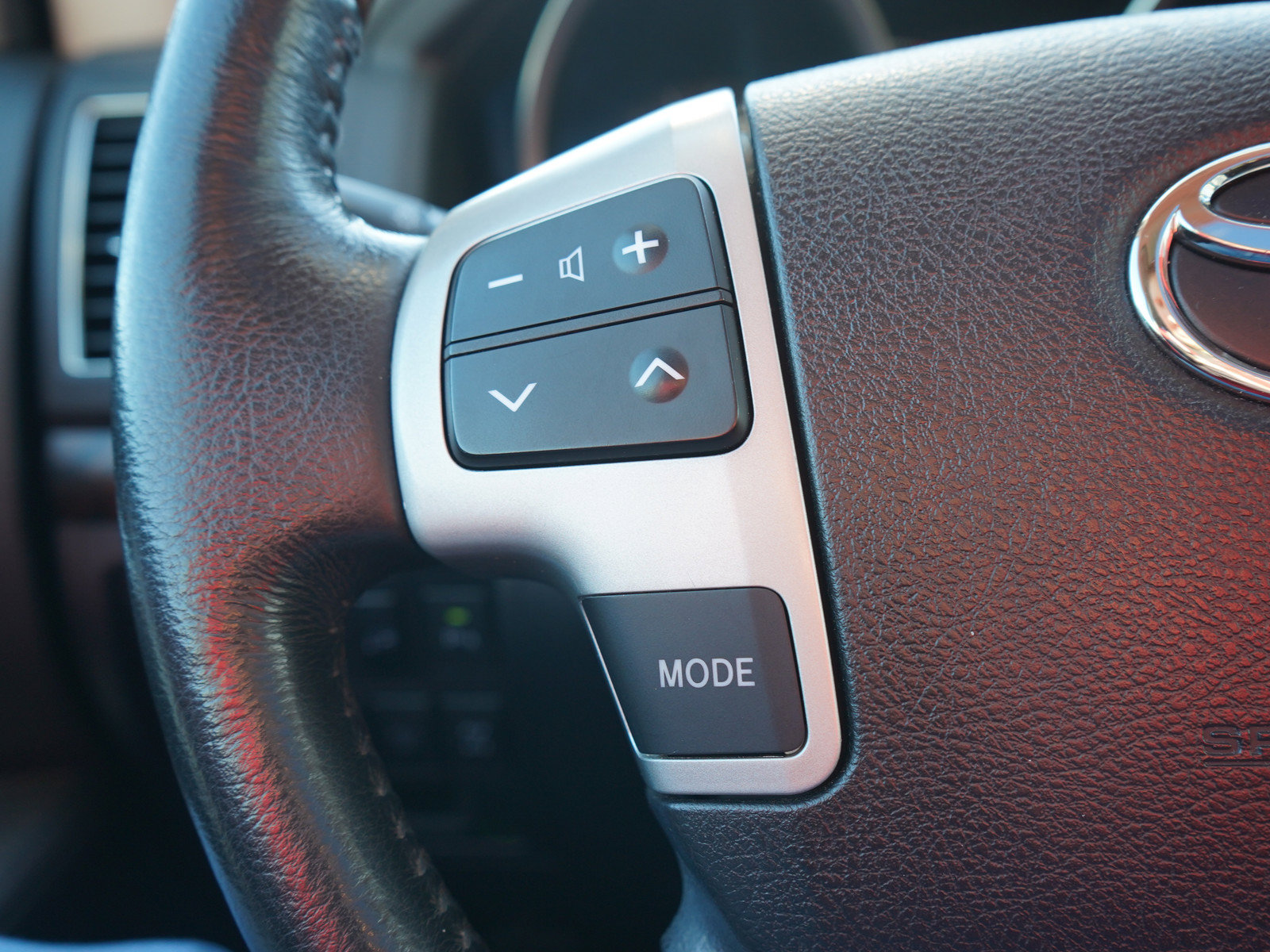 Used 2015 Toyota Land Cruiser AWD/4WD image 28