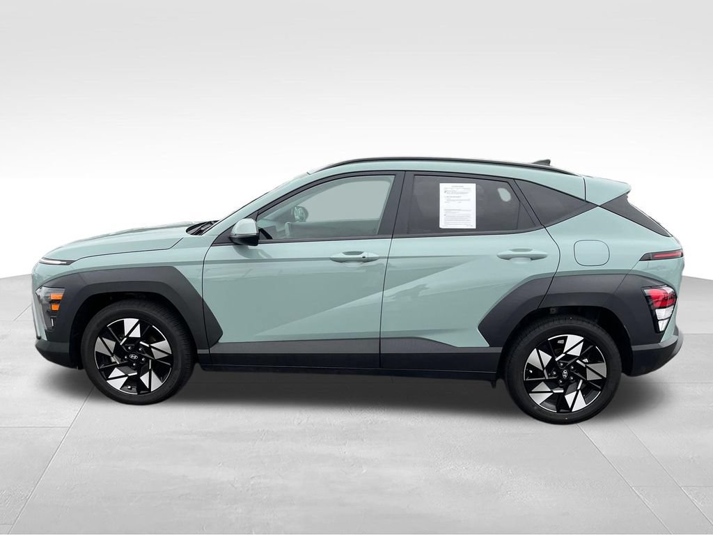 Used 2025 Hyundai Kona SEL FWD image 3