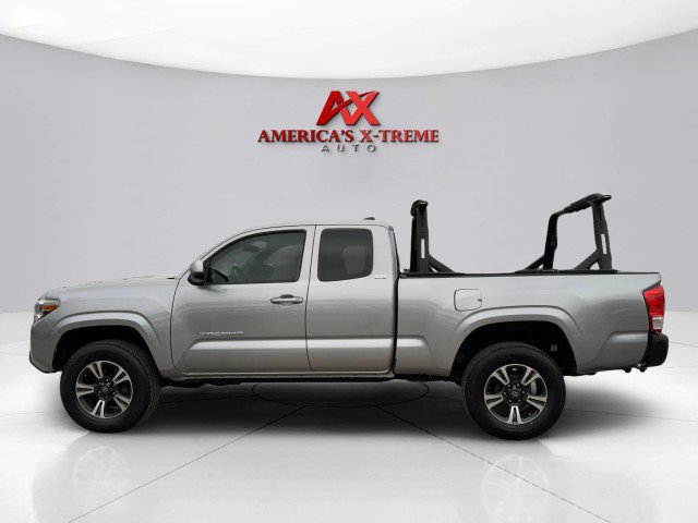 Used 2017 Toyota Tacoma SR5 image 2