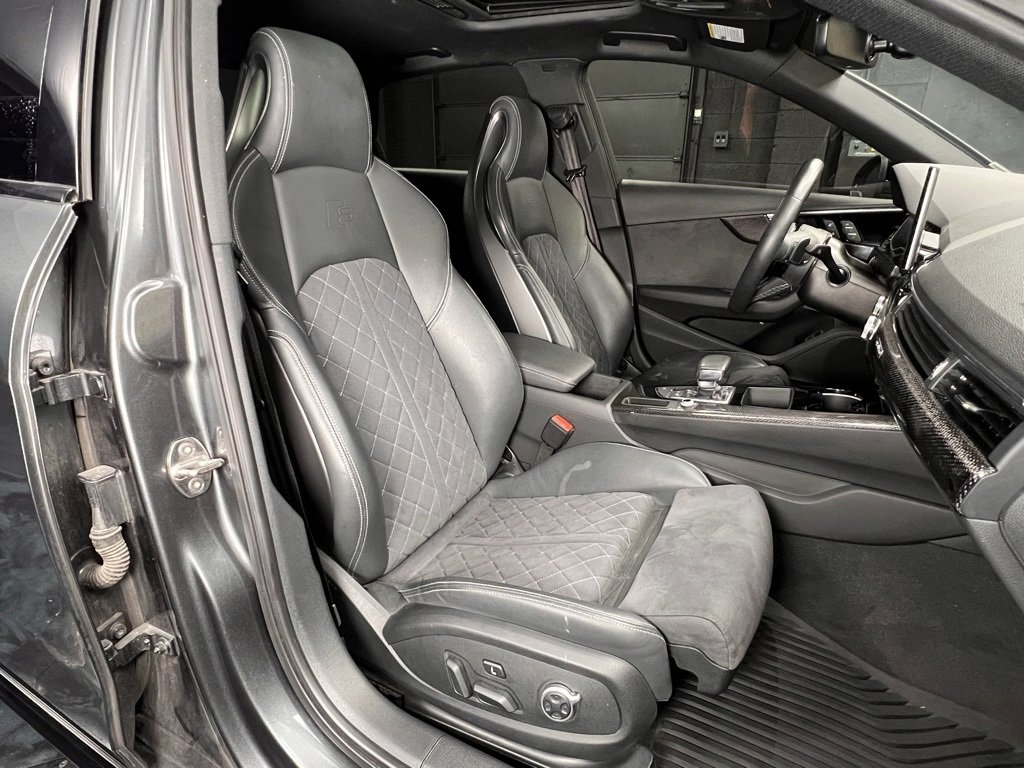 Used 2023 Audi S4 Premium w/ Convenience Package image 4