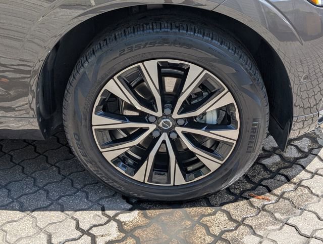 Used 2023 Volvo XC60 B5 Plus w/ Protection Package Premier image 9