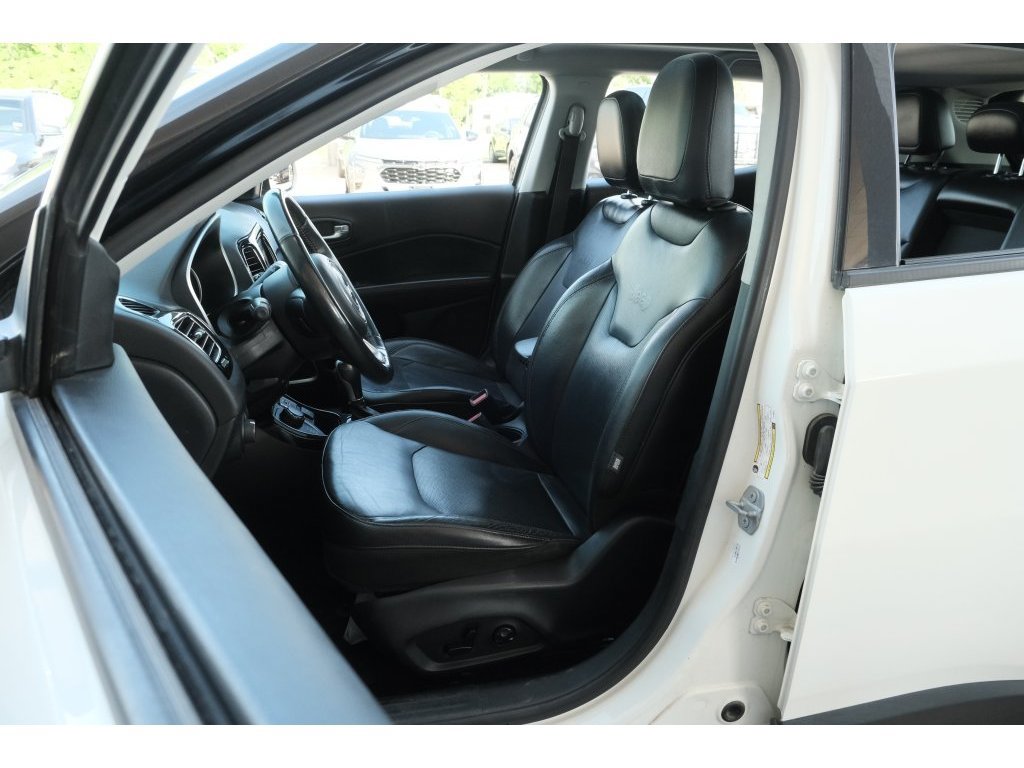 Used 2018 Jeep Compass Limited w/ Navigation Group AWD/4WD image 21