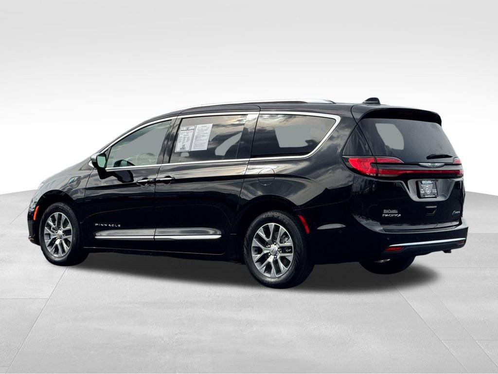 Used 2024 Chrysler Pacifica Pinnacle FWD image 5