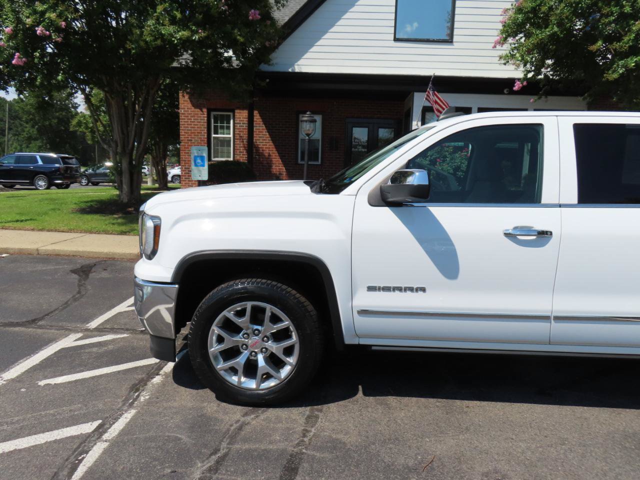 Used 2017 GMC Sierra 1500 SLT w/ SLT Premium Package RWD image 2