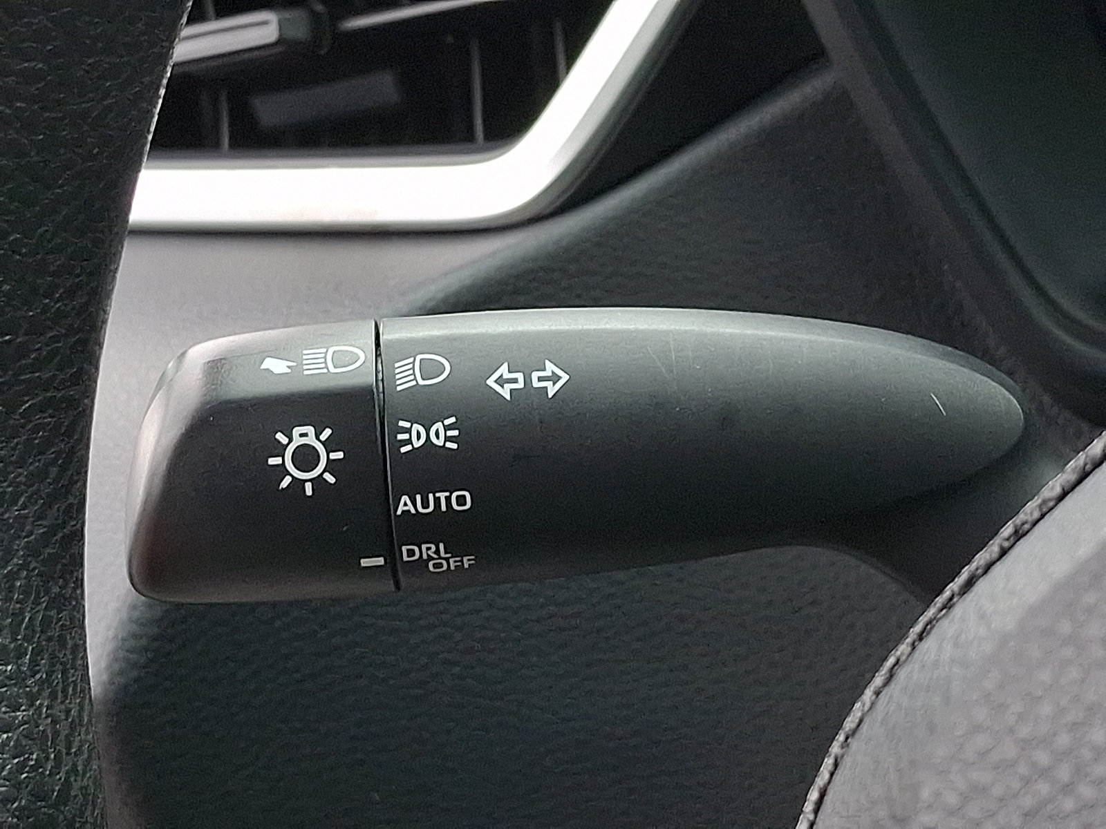 Used 2021 Toyota Corolla LE FWD image 24