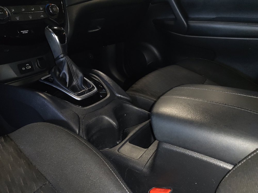 Used 2019 Nissan Rogue S AWD/4WD image 26