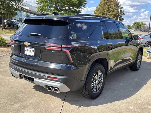 Used 2025 Chevrolet Traverse LT AWD/4WD image 3