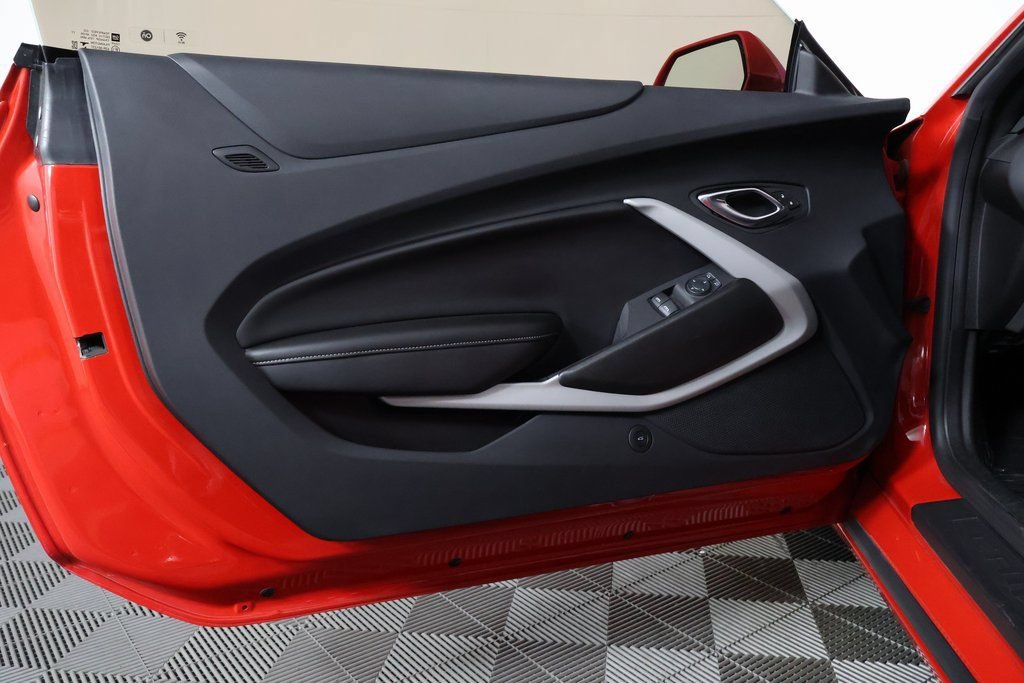 Used 2020 Chevrolet Camaro LT RWD image 12