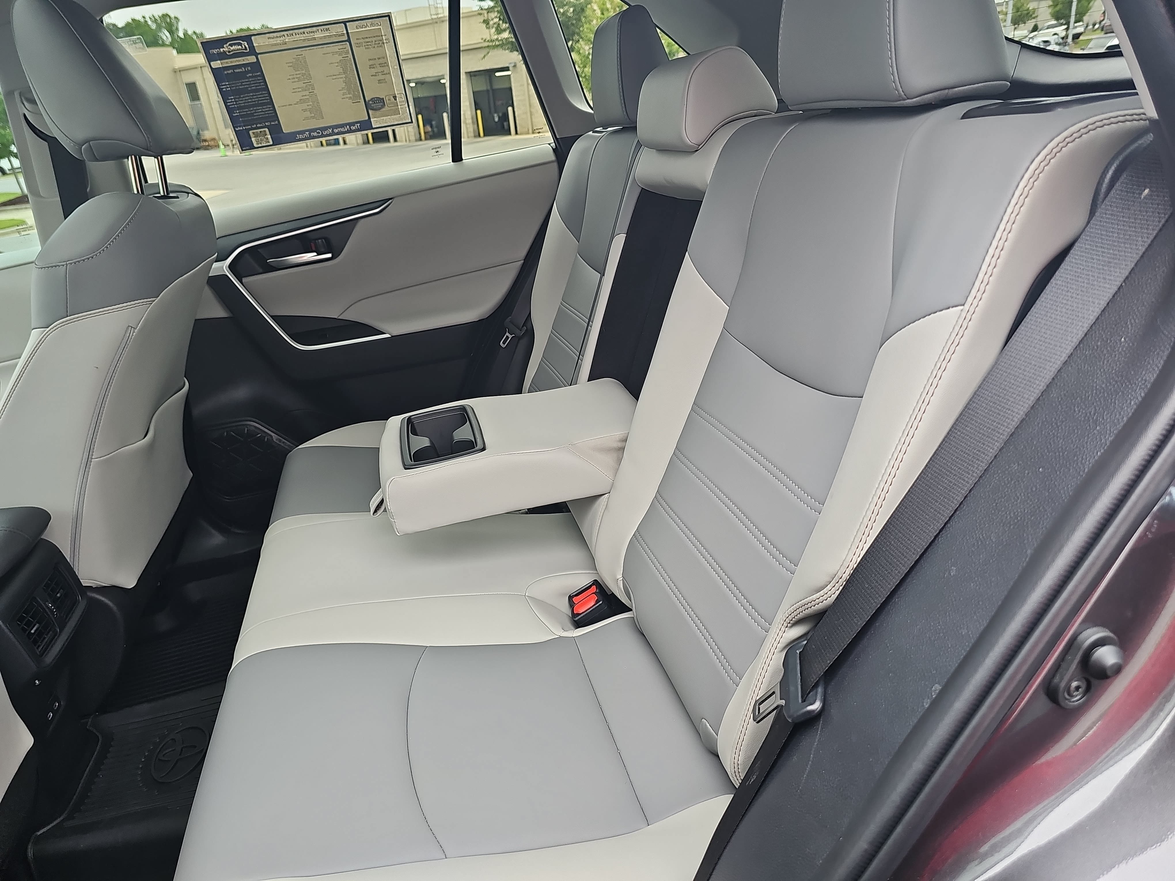 Used 2024 Toyota RAV4 XLE Premium FWD image 14