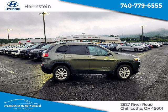 Used 2021 Jeep Cherokee Latitude w/ Mopar Interior Package AWD/4WD image 25