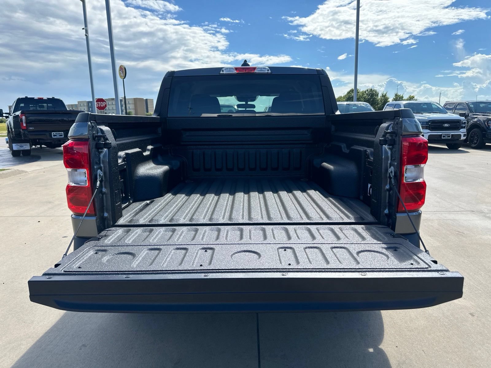New 2026 Ford Maverick XLT w/ XLT Luxury Package FWD image 5