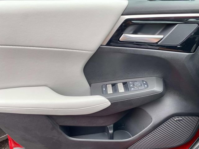 New 2025 Mitsubishi Outlander SE image 17