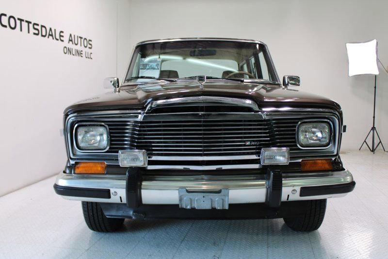 Used 1987 Jeep Grand Wagoneer image 10