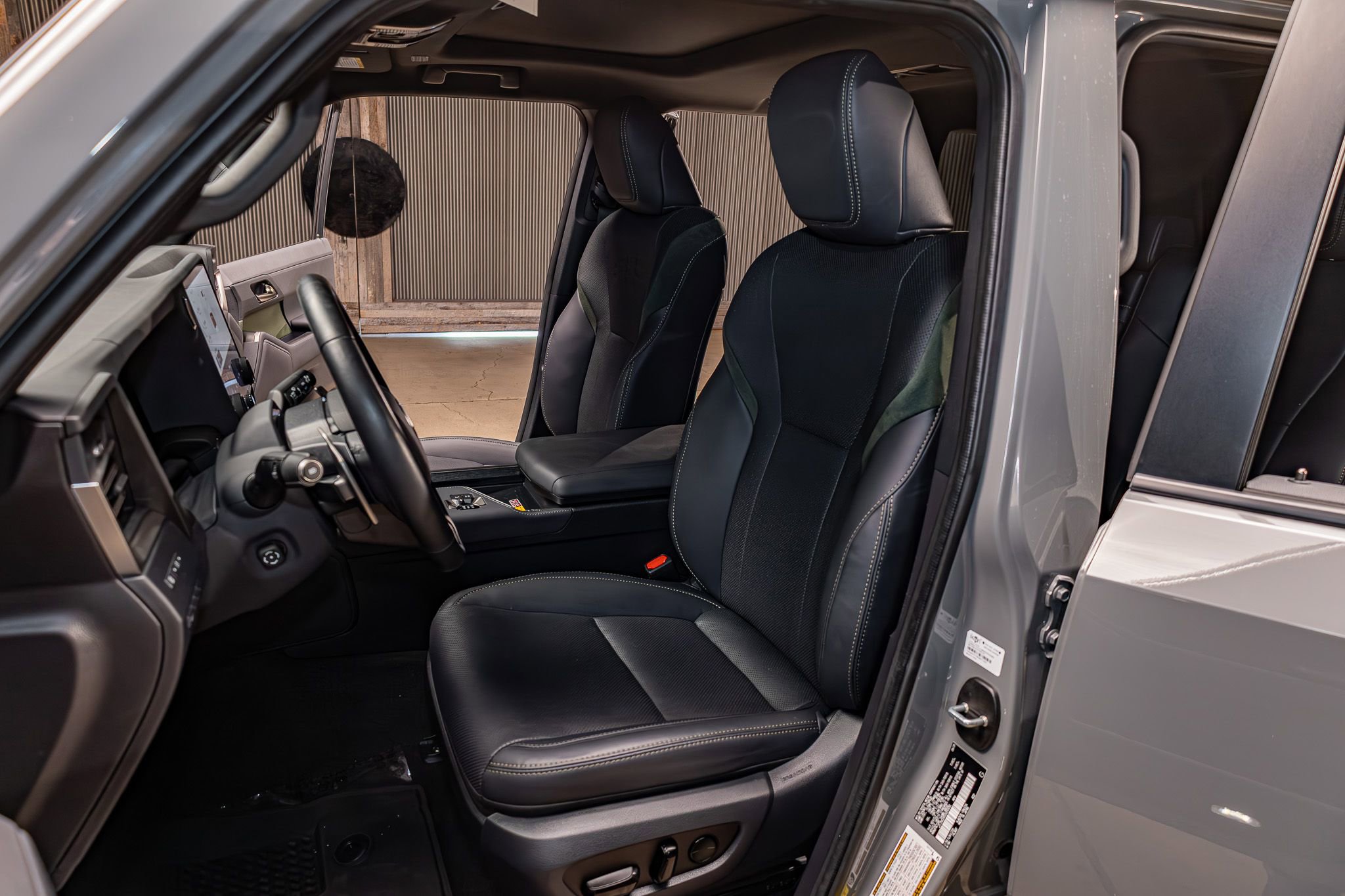 Used 2025 Lexus GX 550 image 20