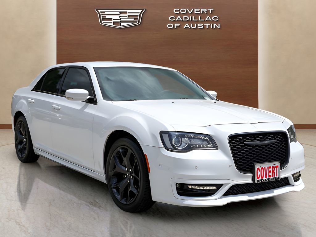Used 2022 Chrysler 300 Touring L w/ Comfort Group RWD image 6