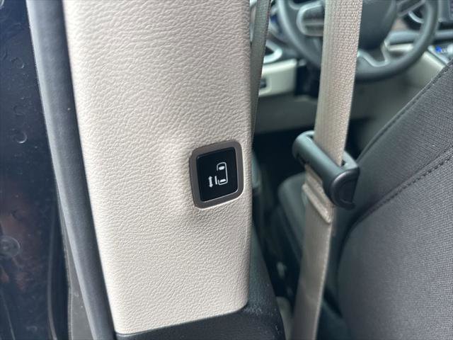 Certified 2023 Chrysler Voyager LX FWD image 10