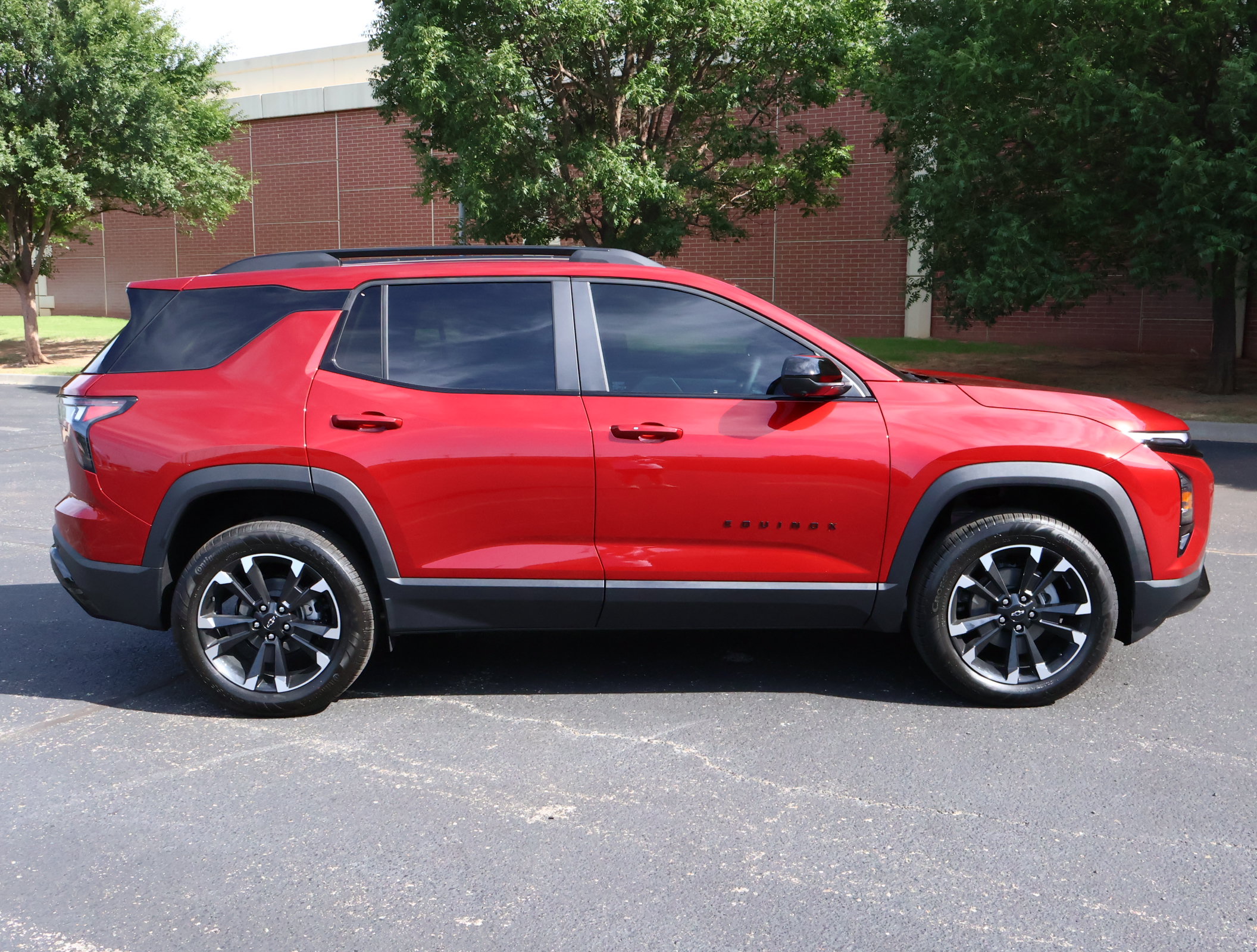 New 2027 Chevrolet Equinox RS w/ Safety and Technology Package FWD image 35