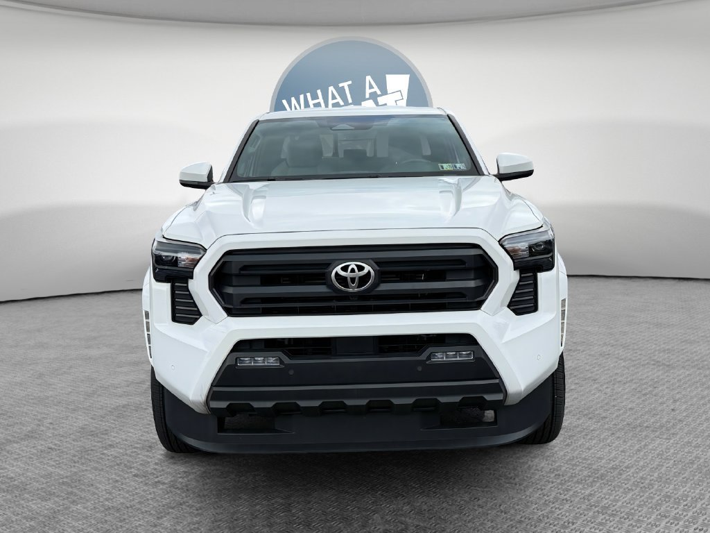 Used 2024 Toyota Tacoma SR5 AWD/4WD image 9