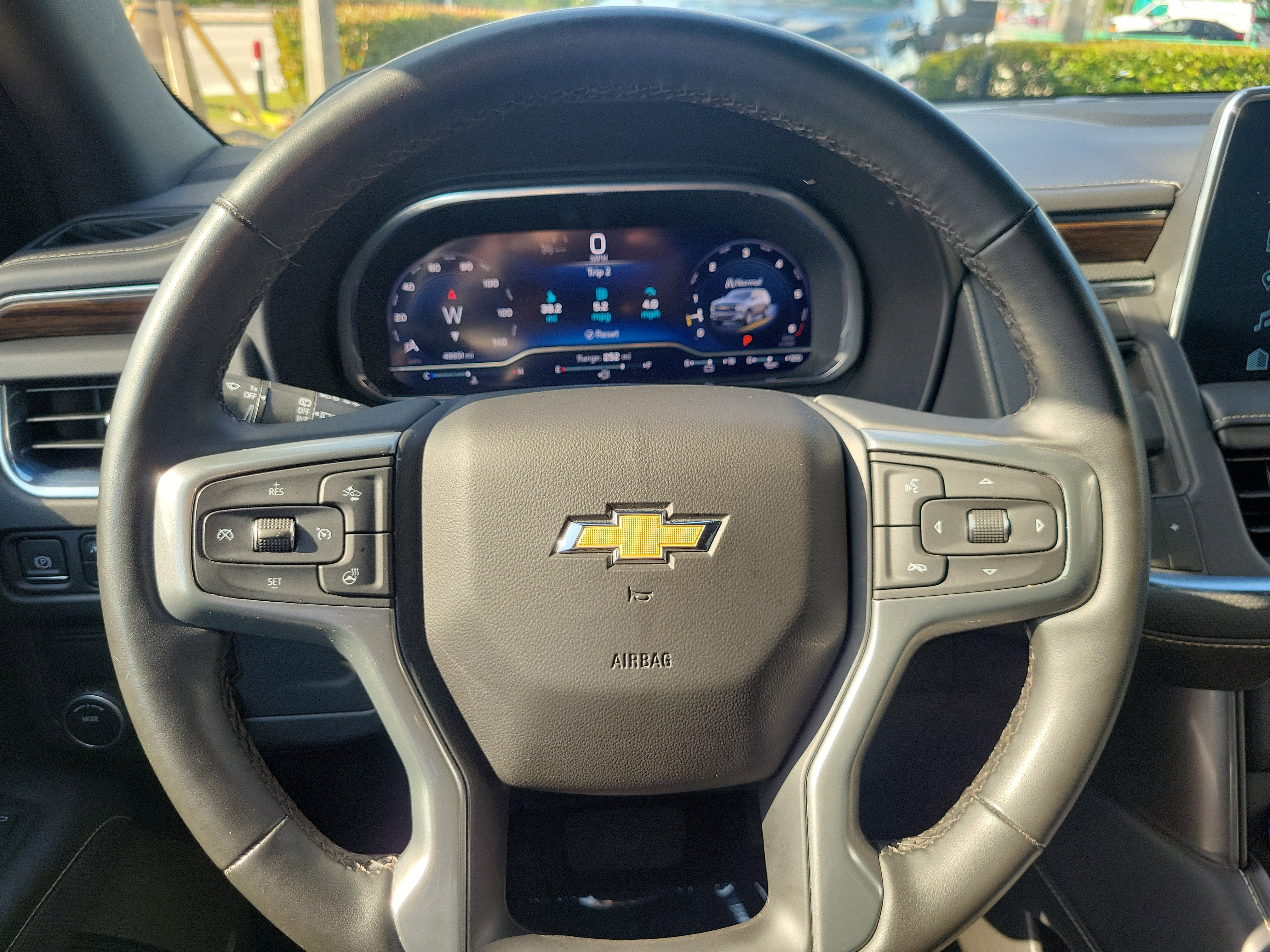 Used 2023 Chevrolet Suburban Premier image 19