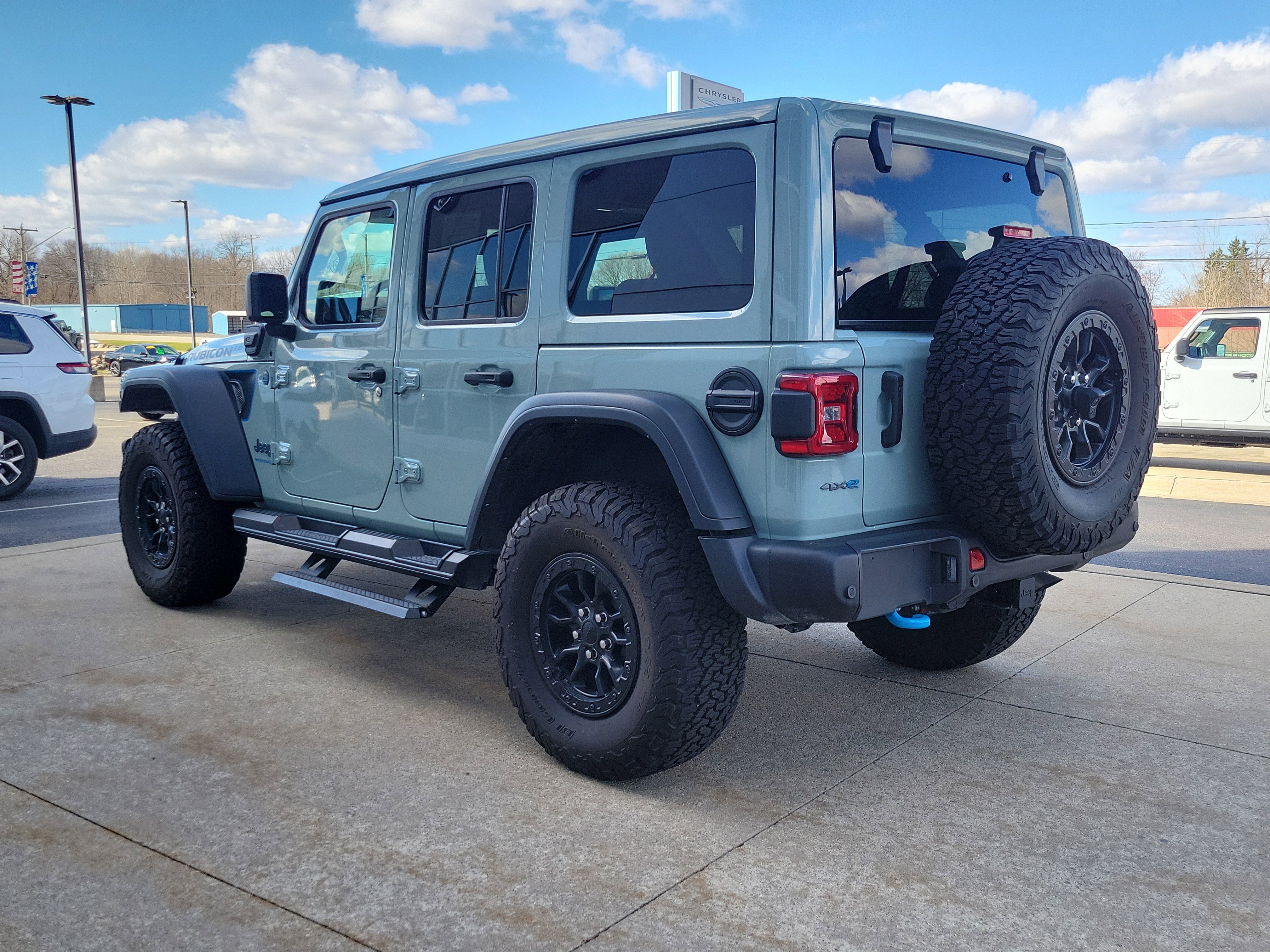 Used 2023 Jeep Wrangler Unlimited Rubicon 4xe image 3