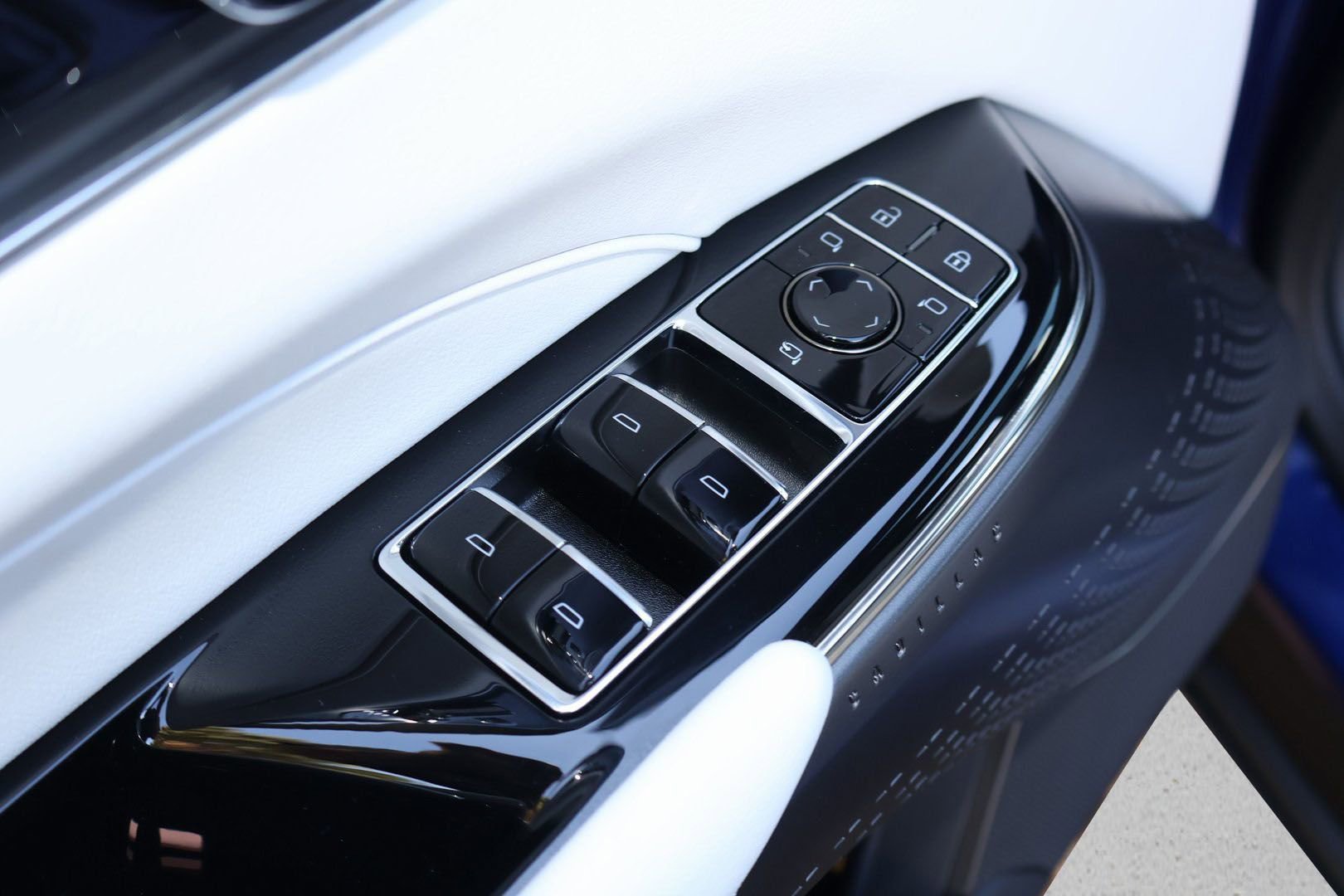 New 2026 Cadillac Lyriq Sport RWD image 2