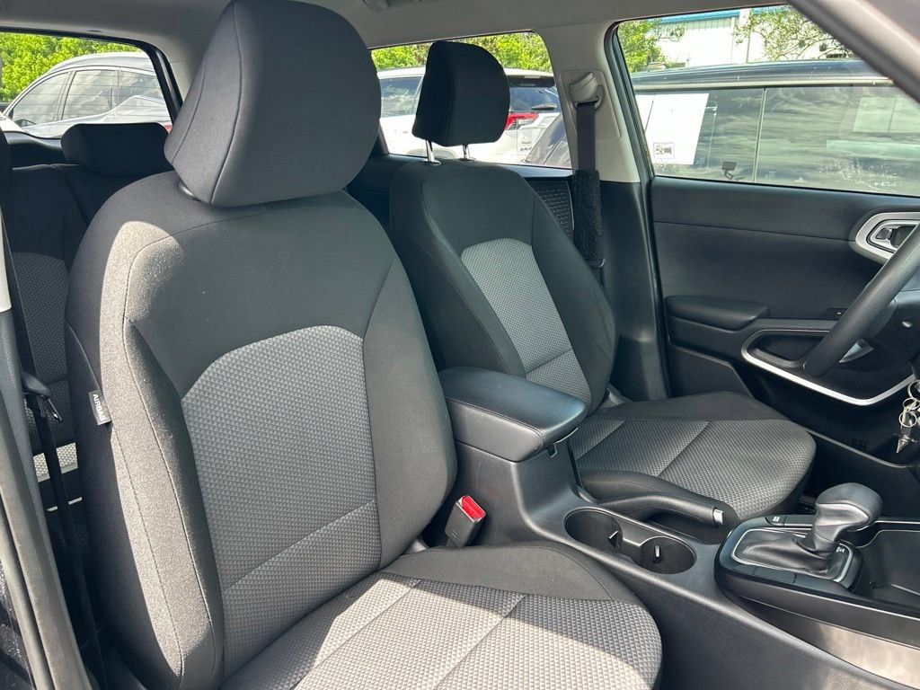 Used 2020 Kia Soul LX FWD image 42