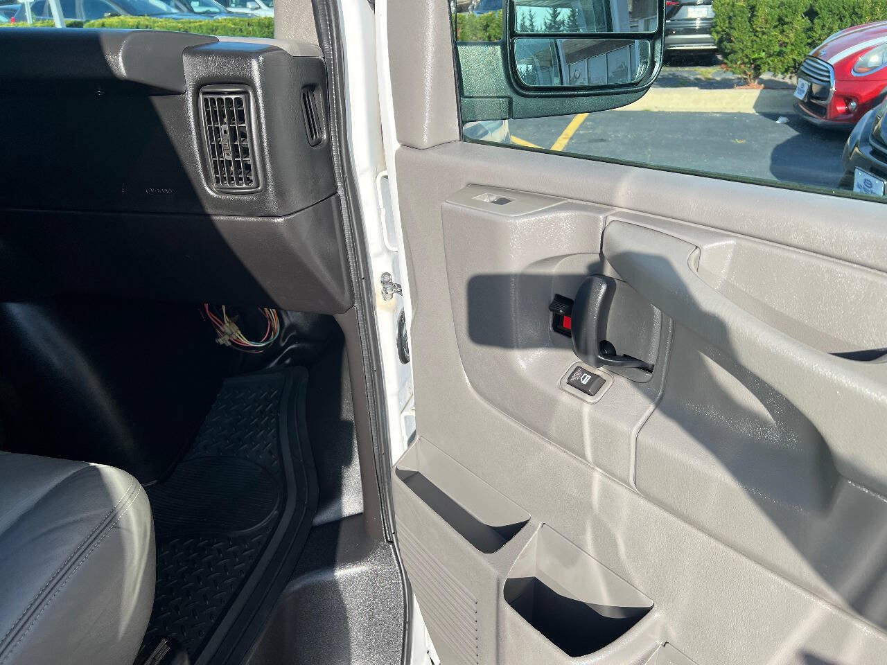 Used 2014 Chevrolet Express 2500 w/ Cold Climate Package RWD image 22