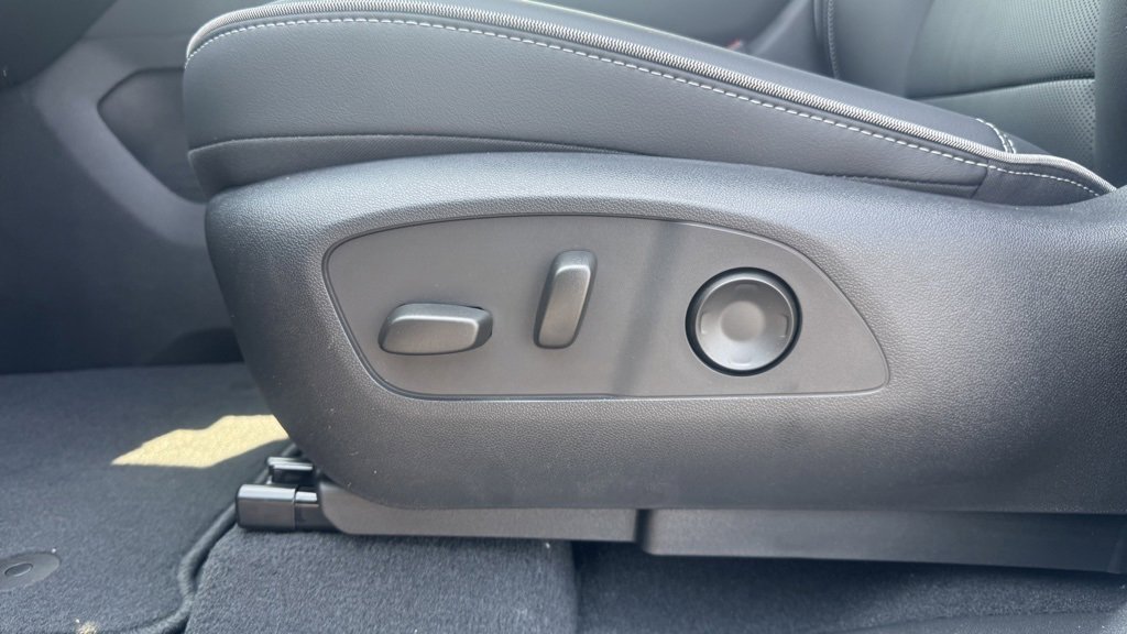 New 2025 Chevrolet Silverado EV LT image 11