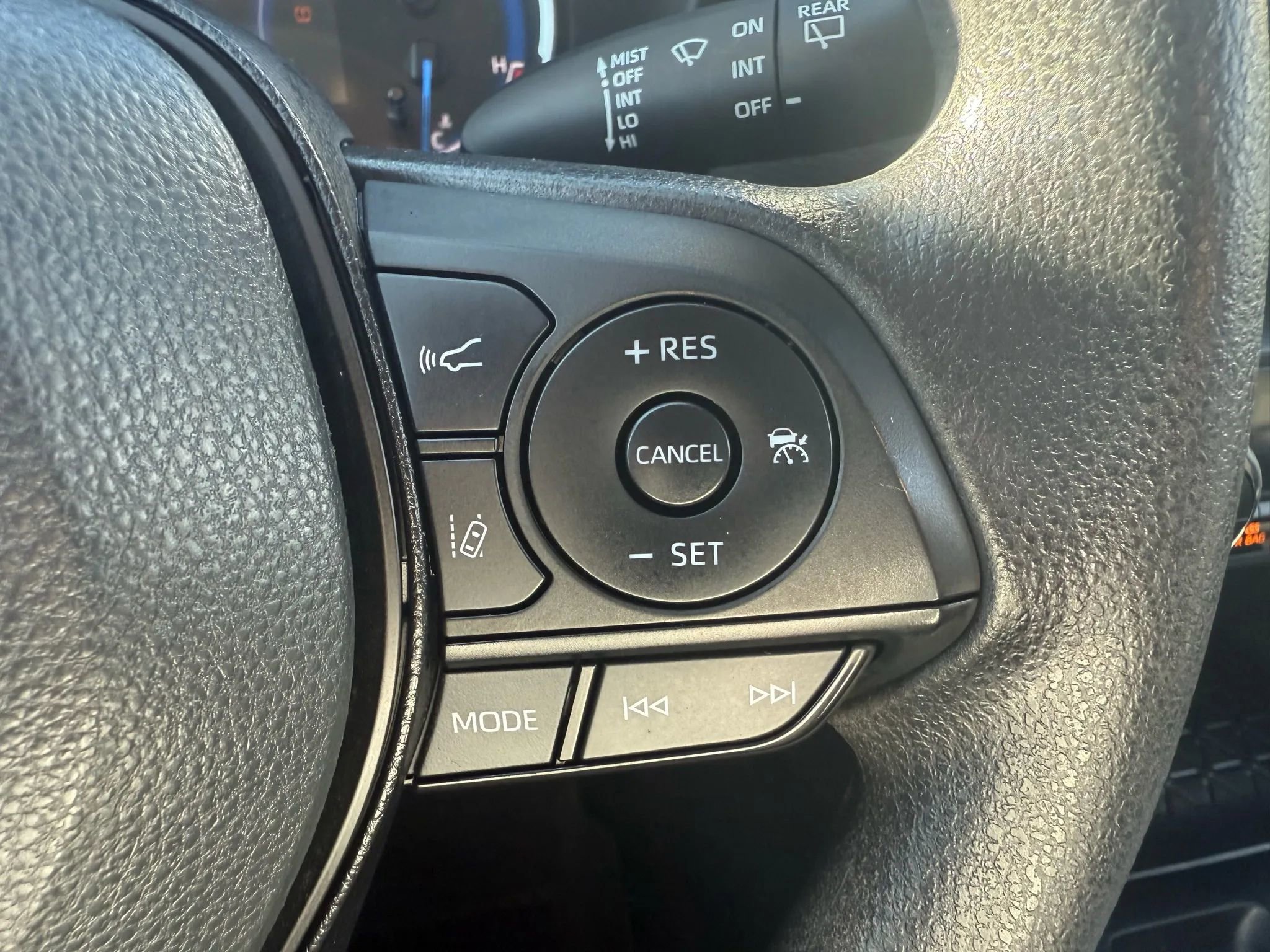 Used 2024 Toyota RAV4 LE image 17