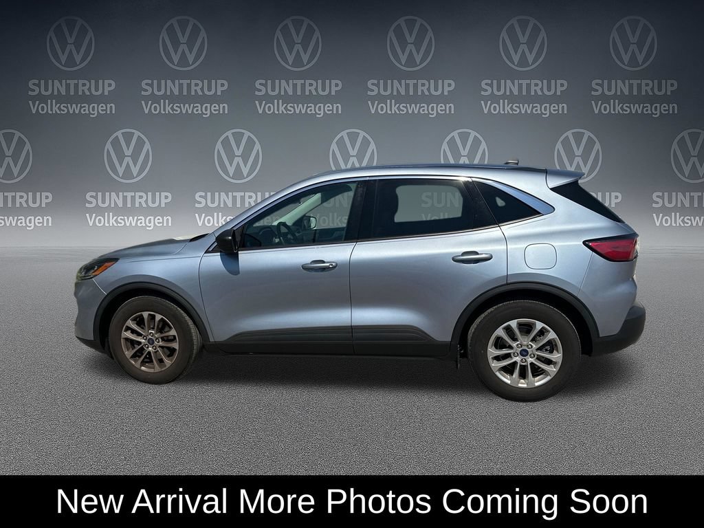 Used 2022 Ford Escape SE w/ Convenience Package FWD image 3