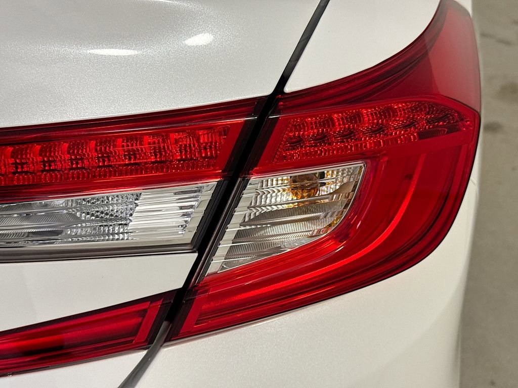 Used 2021 Honda Accord Touring image 33