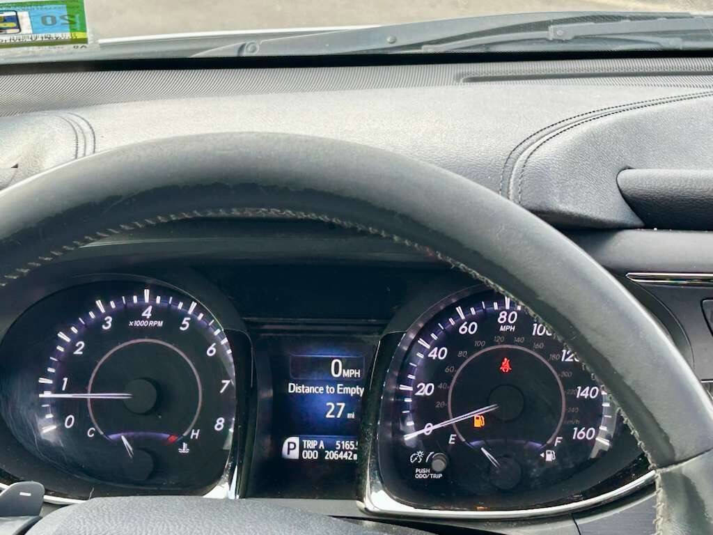 Used 2013 Toyota Avalon XLE image 17