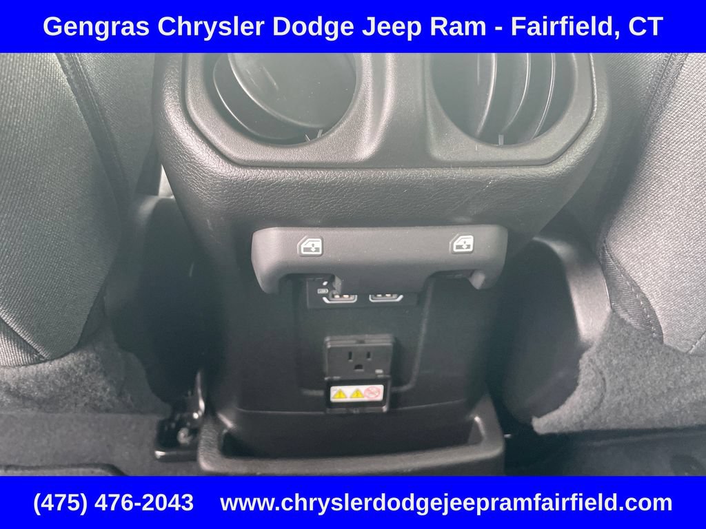 Certified 2025 Jeep Wrangler Unlimited Sahara w/ Safety Group AWD/4WD image 38