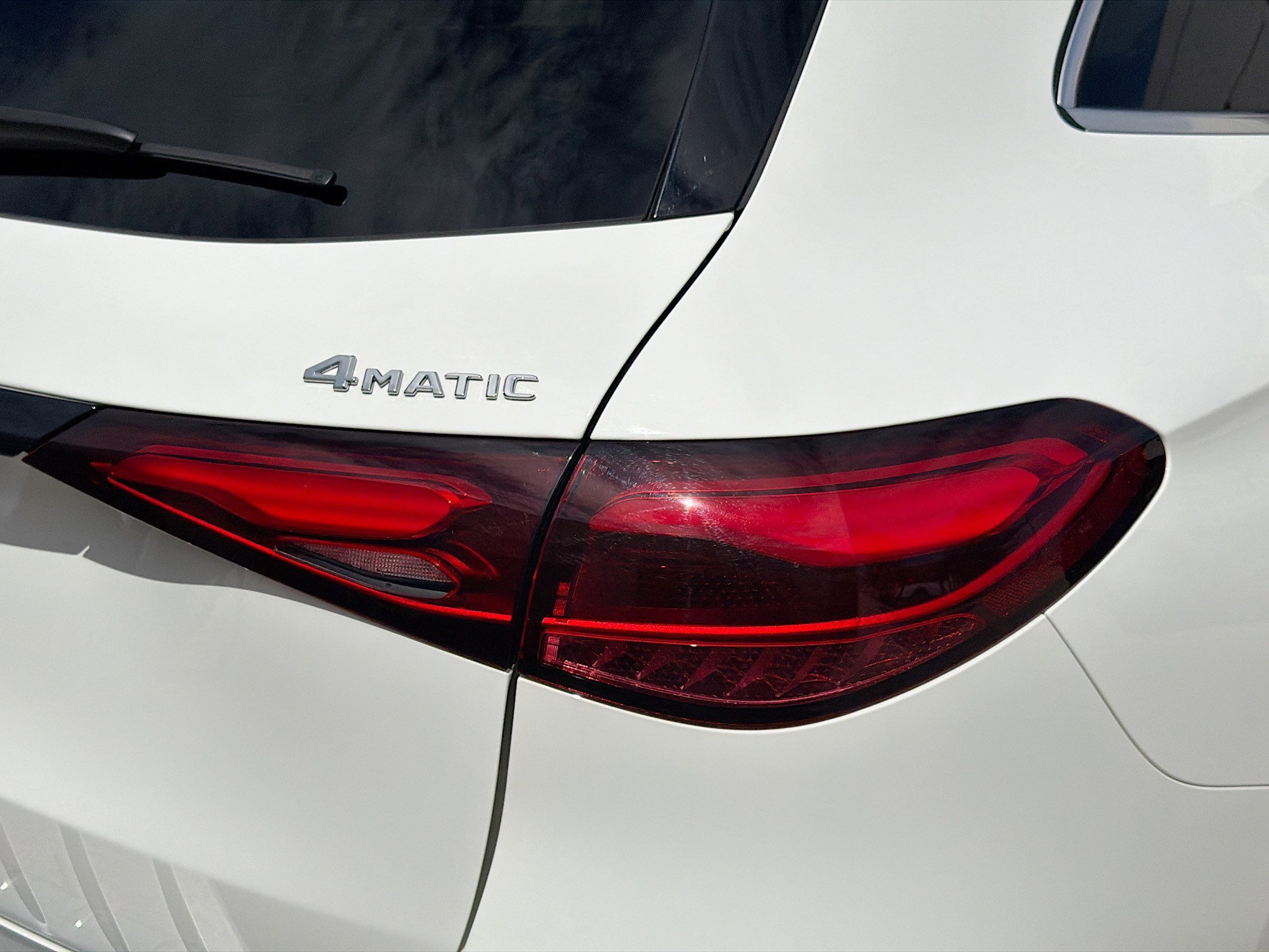 Used 2024 Mercedes-Benz GLC 300 4MATIC image 24
